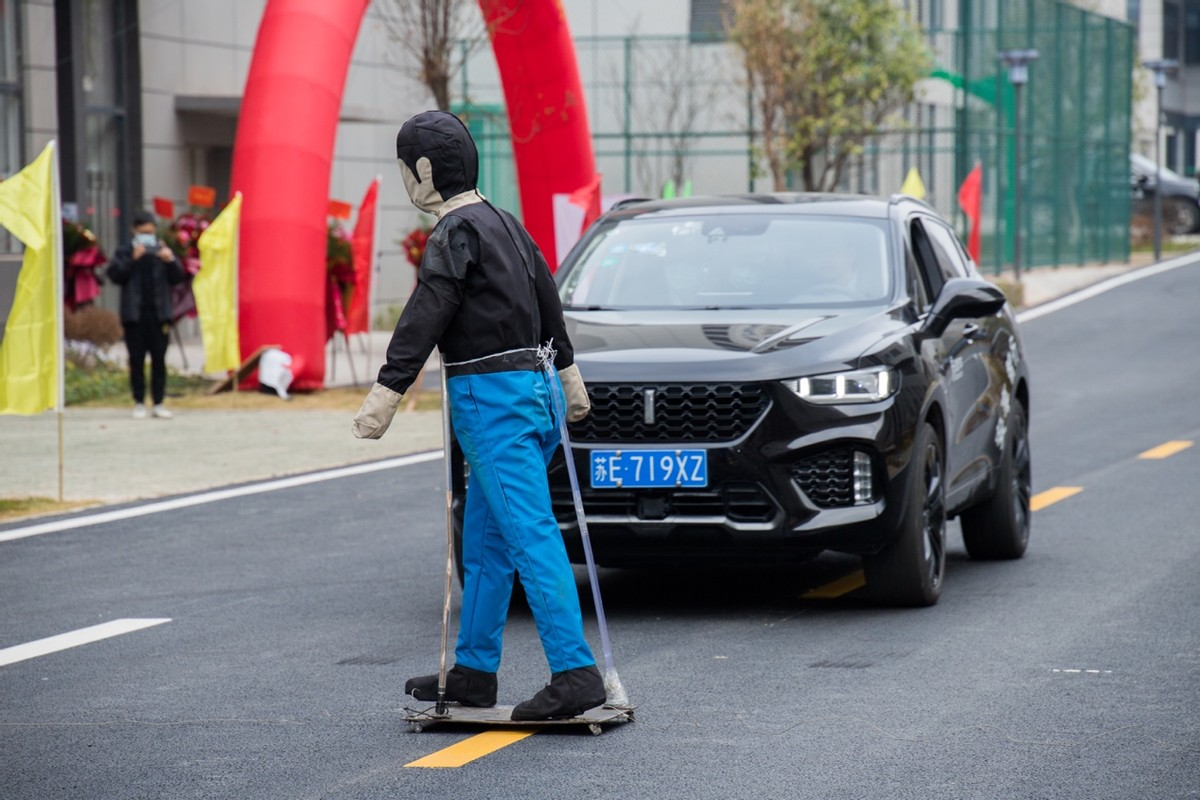 专攻智能驾驶技术壁垒,“技术斗士”安智汽车 4D 成像雷达年内面世