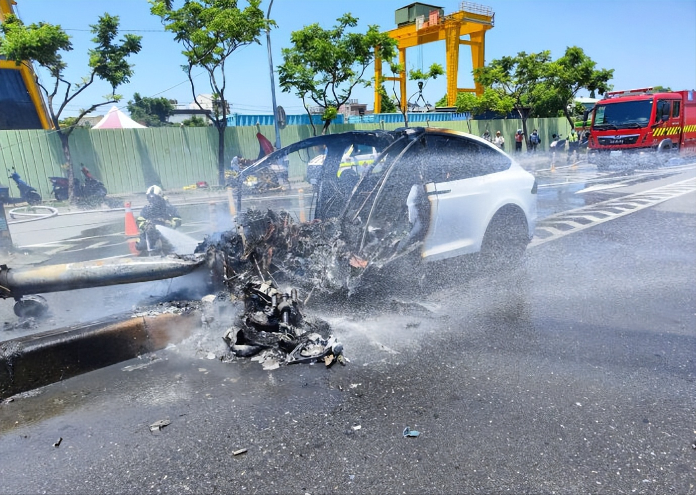 台湾警方通报林志颖车祸:未注意前方车况