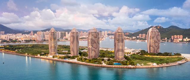 逃离疫情城市!旅游景区集体“爆雷”?