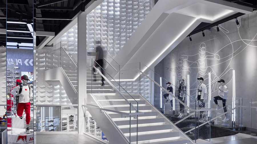 安踏2022上半年：深入DTC转型，直营店全国占比超90%