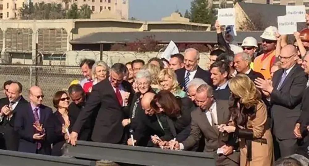美国高铁大败局