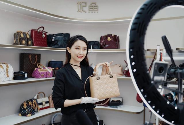 短短六年时间冲到二奢品类第一,妃鱼如何做到的?