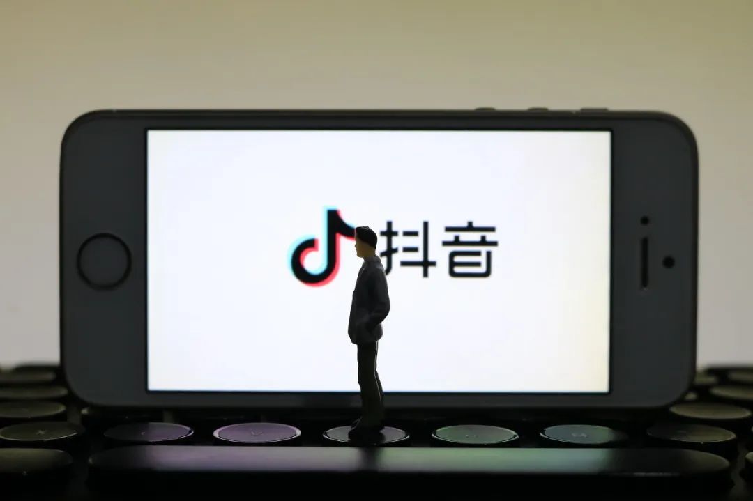 抖音抢美团的外卖,张一鸣再插王兴一刀