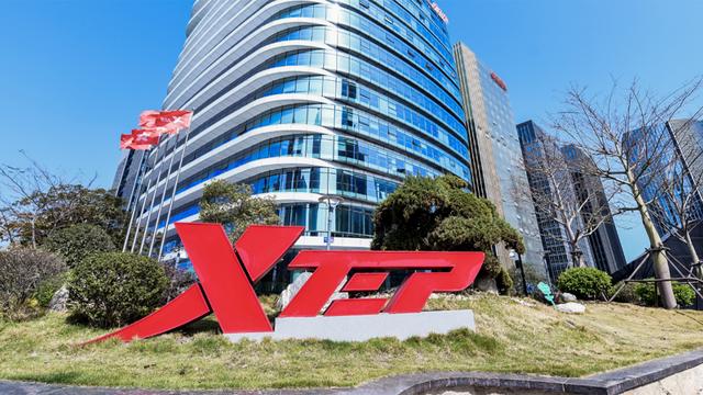 特步国际2022年营收增长近30%，索康尼渐成第二增长曲线