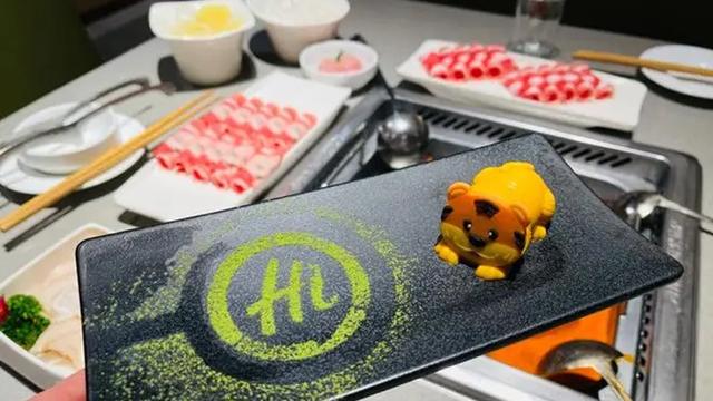 海底捞2022全年收入347.41亿,盈利13.73亿,新开24家门店