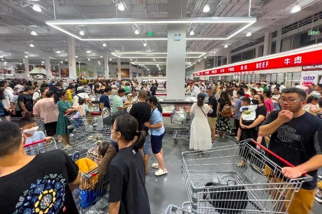 9点开业7点排队，Costco再次出圈，折扣零售正席卷一二线