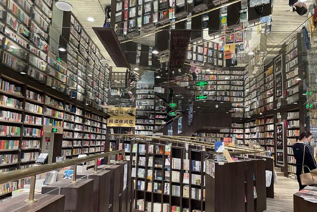 当当重庆书店关闭,实体书店真没活路了?