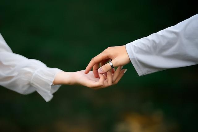 精神社交主宰相亲场,年轻人为春节KPI“奔命”