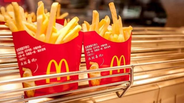 麦当劳中国去年新增925家店，2024年全球将新开超2100家餐厅