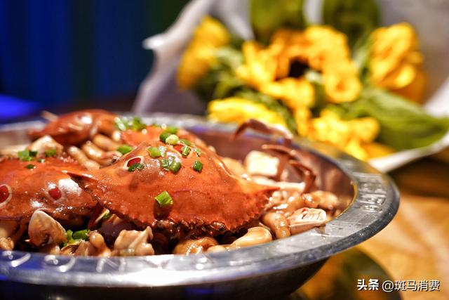 年轻人涌入烟火小店,必吃榜“发现感”爆棚