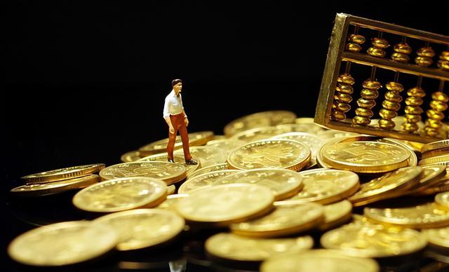 华富基金陈启明旗下7只产品亏损超20%,投资者质疑风控制度缺失