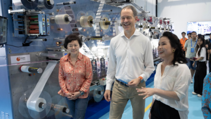 苹果COO走访领益智造生产线 深耕AI终端智造平台凸显供应链价值