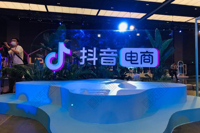 国风潮火热依旧，抖音电商双11汉服成交额同比增长超400%