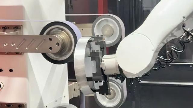 珞石机器人启动A股IPO：具备工业和协作双品类机器人产品线