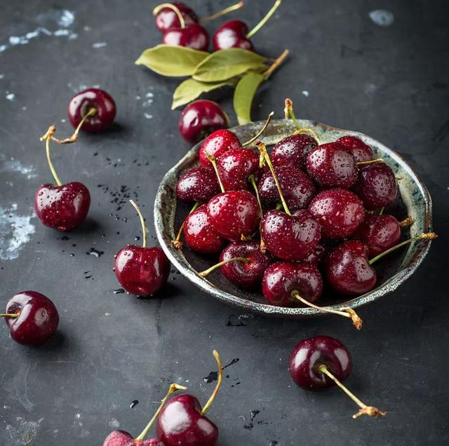 “果中贵族”价格腰斩，跌至40元一斤，“车厘子自由”不远了？