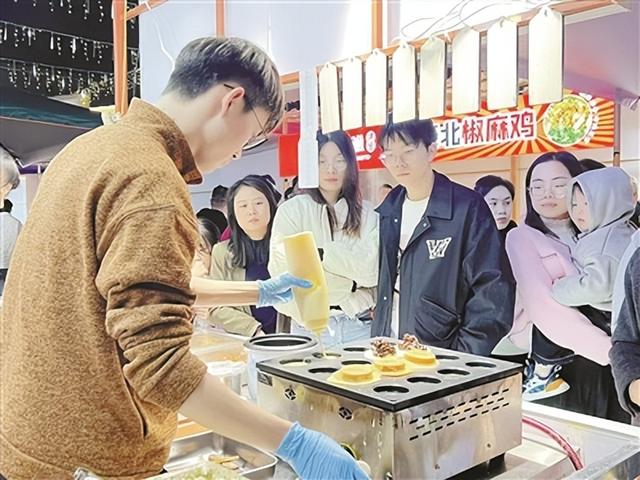 桐庐引摊入市绽放别样“烟火”
