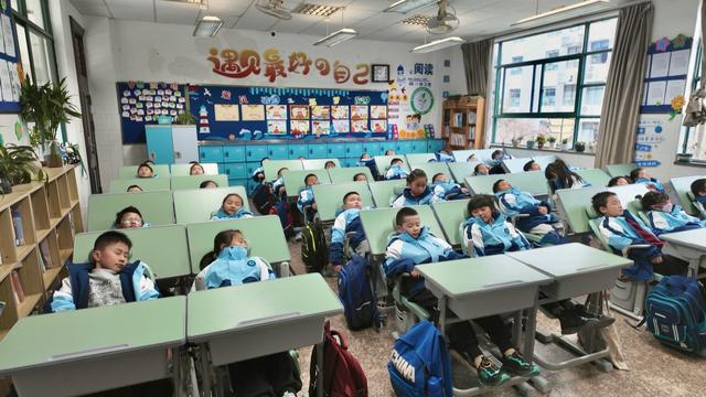 答卷·2024丨“趴睡”变“躺睡” 景宁小学段午休桌椅配备全覆盖