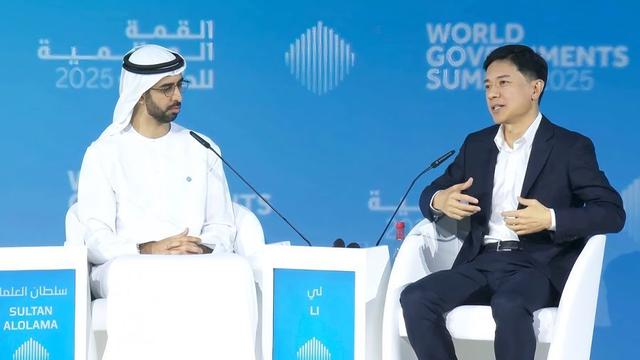 李彦宏:持续投入AI基础设施,训练下一代大模型