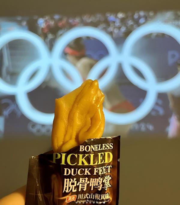 “小凤爪”冲出“大空间”！有友食品年报亮眼分红凌厉 “产品创新+渠道拓展”打开成长新天地