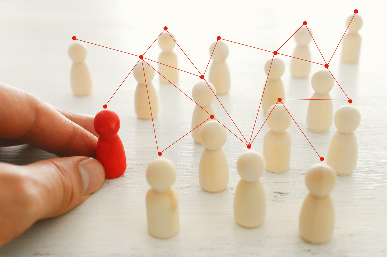 中国银河董事长降薪近70万，三大高管年薪均跌破两百万！净利重回百亿大关