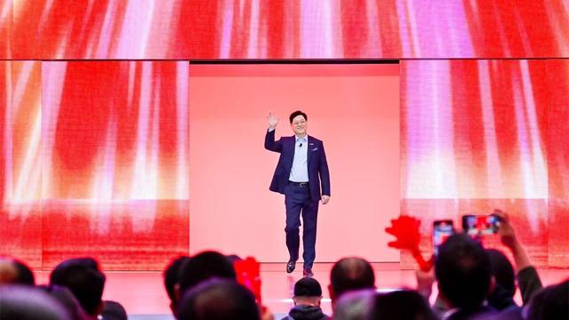 杨元庆:过去一年创联想历史最佳成绩,迎新的「创业5.0」时代