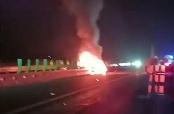 小米SU7爆燃致三人死亡,今天股价还没跌