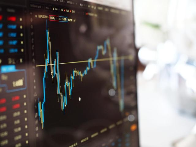 港股暴跌下的逆行者,南向资金百亿抄底释放何种信号?