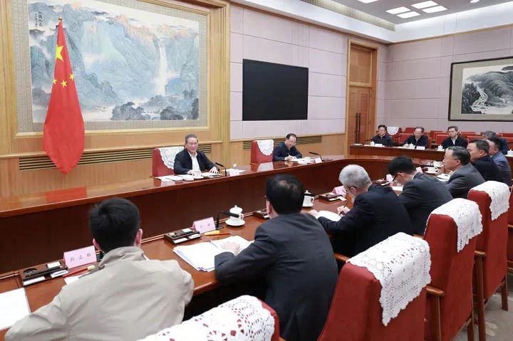 总理经济形势座谈会召开,经济学家张斌、李迅雷、沈建光等先后发言
