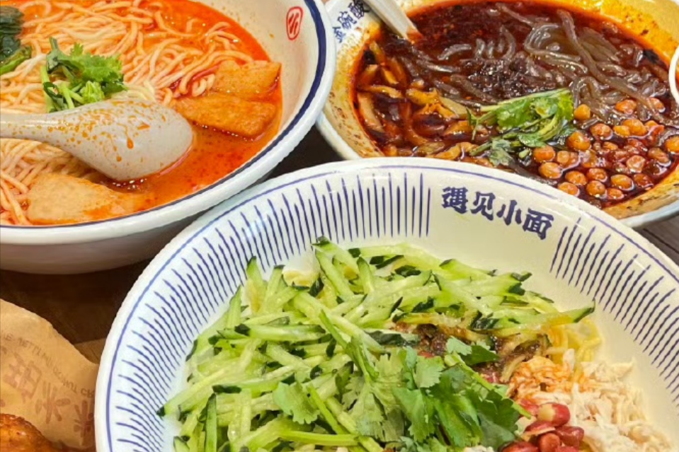 遇见小面冲击港股IPO，主动降价同店销售额下滑，未来三年拟开超440家餐厅
