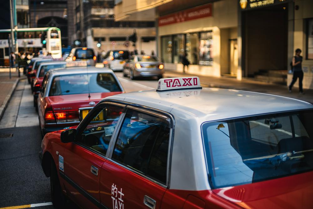 实探香港打车市场：高德年初已悄然上线网约车服务，广撒补贴与Uber一战？