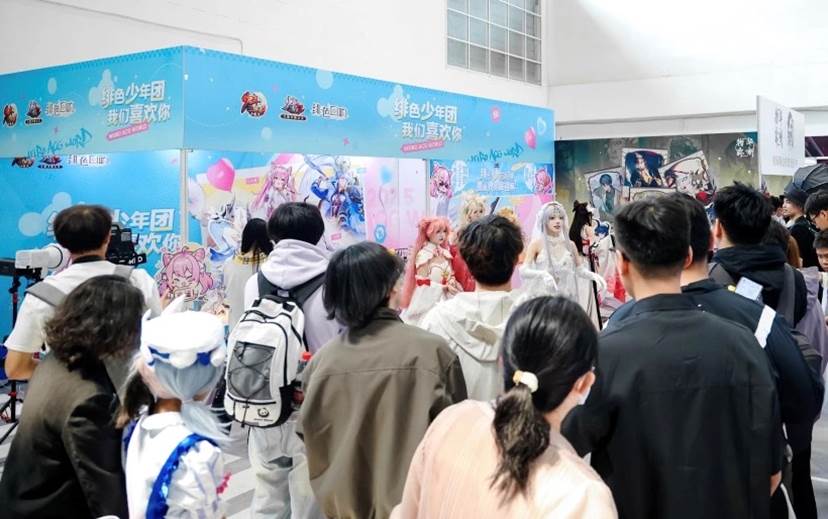 游族网络携“绯色少年团”亮相微博游戏动漫展 跨次元狂欢引爆五一假期