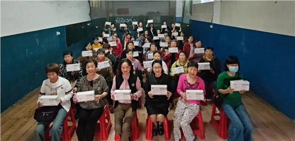 爱心捐赠暖人心 公益药品助康复——邵阳市癌症康复协会获赠52.9万元参灵蓝胶囊惠及330名会员