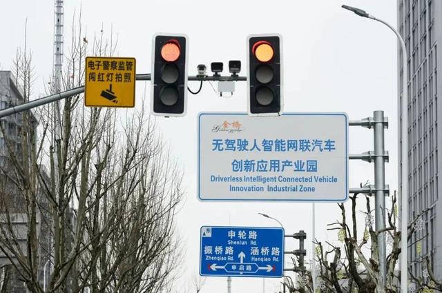 Robotaxi新消息密集释放,量产元年来临谁在领跑?