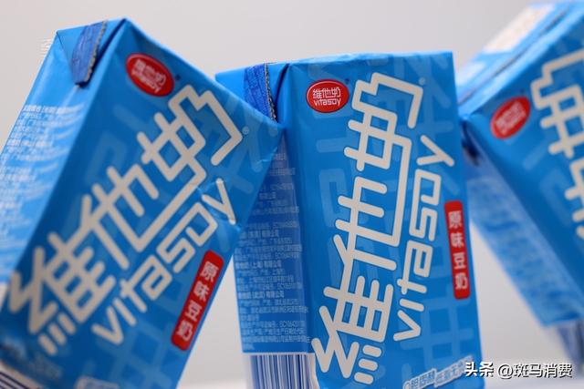 84岁罗友礼,不敢放手维他奶