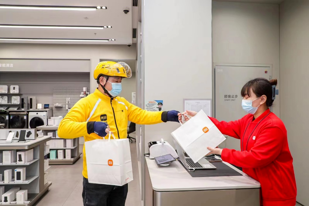 骑手月入3万,小店订单涨75%,即时零售的"热夏"与长红