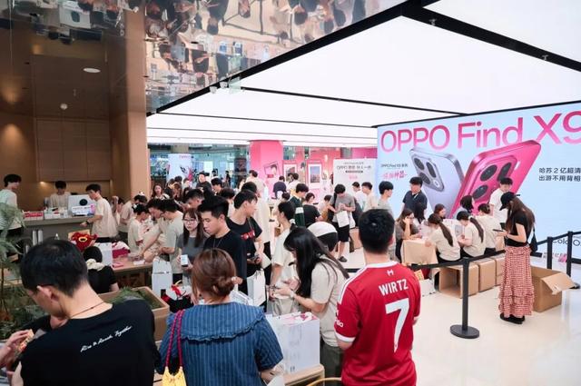 OPPO Find X9系列卖爆了，这下全网都在找追光红？