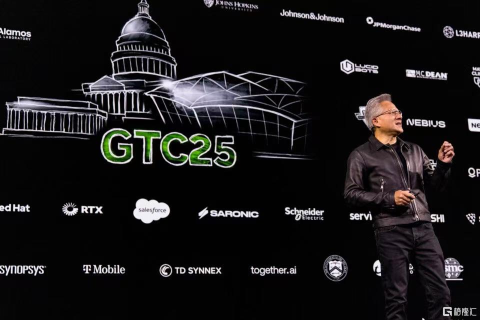 炸翻全球科技圈!黄仁勋“AI春晚”引爆英伟达,反驳AI泡沫、抛GPU核弹…