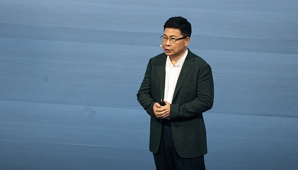 华为余承东最新内部信曝光,称“三分天下有鸿蒙其一”