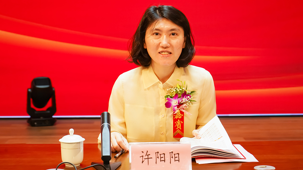 营收三连降、港股退市之后，达利食品迎80后女舵手，“模仿+平价”打法亟待变革