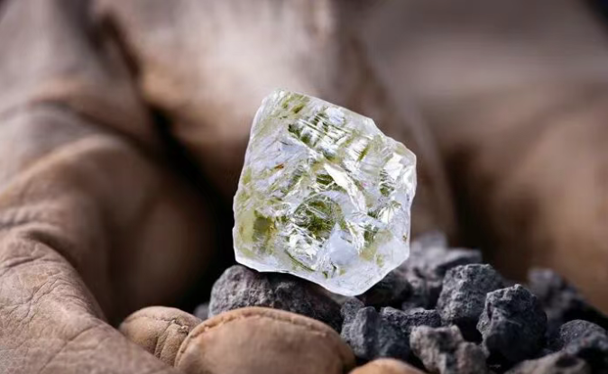 从高端到日常,天然钻石以新概念开启全民佩戴新局