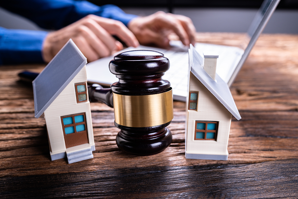 华夏幸福因417万欠债宣布“预重整”，“平安系”董事登报发声质疑