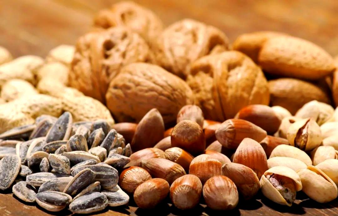 从流量狂欢到线下迷途：传统零食为何与盈利拐点渐行渐远？