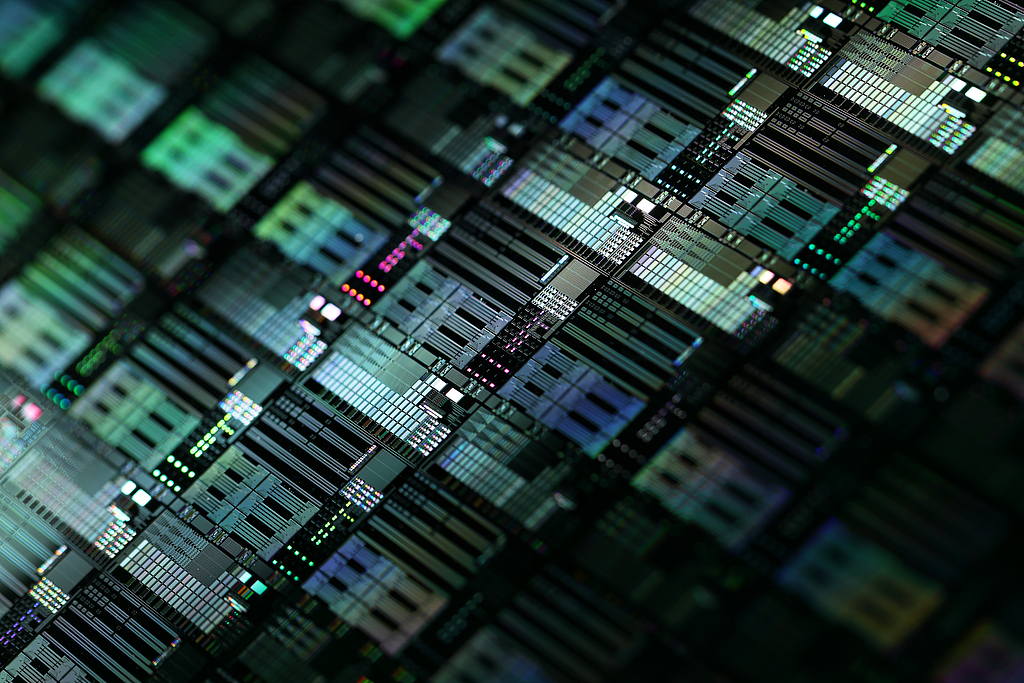 长光辰芯赴港IPO：毛利率承压，供应链依赖海外或成风险点