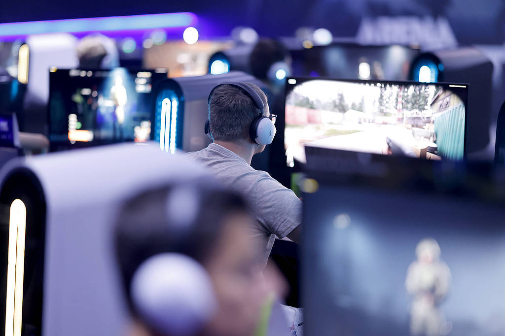 2025游戏行业图鉴：有人乘风而起，有人黯然离场｜蓝鲸岁末回眸