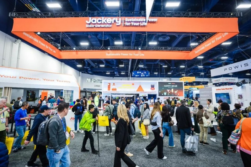 锚定智能绿电赛道!华宝新能光储火星机器人重构储能行业新格局