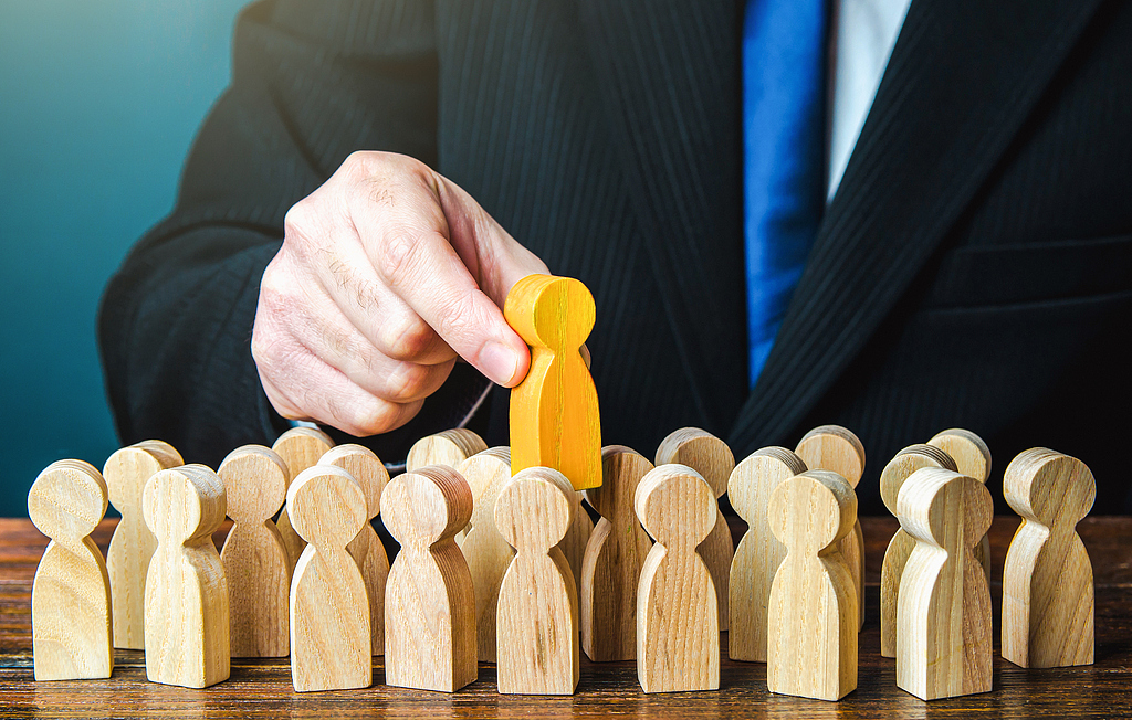 交银人寿更换新“舵手”:交行老将李亚履新董事长,王庆艳卸任