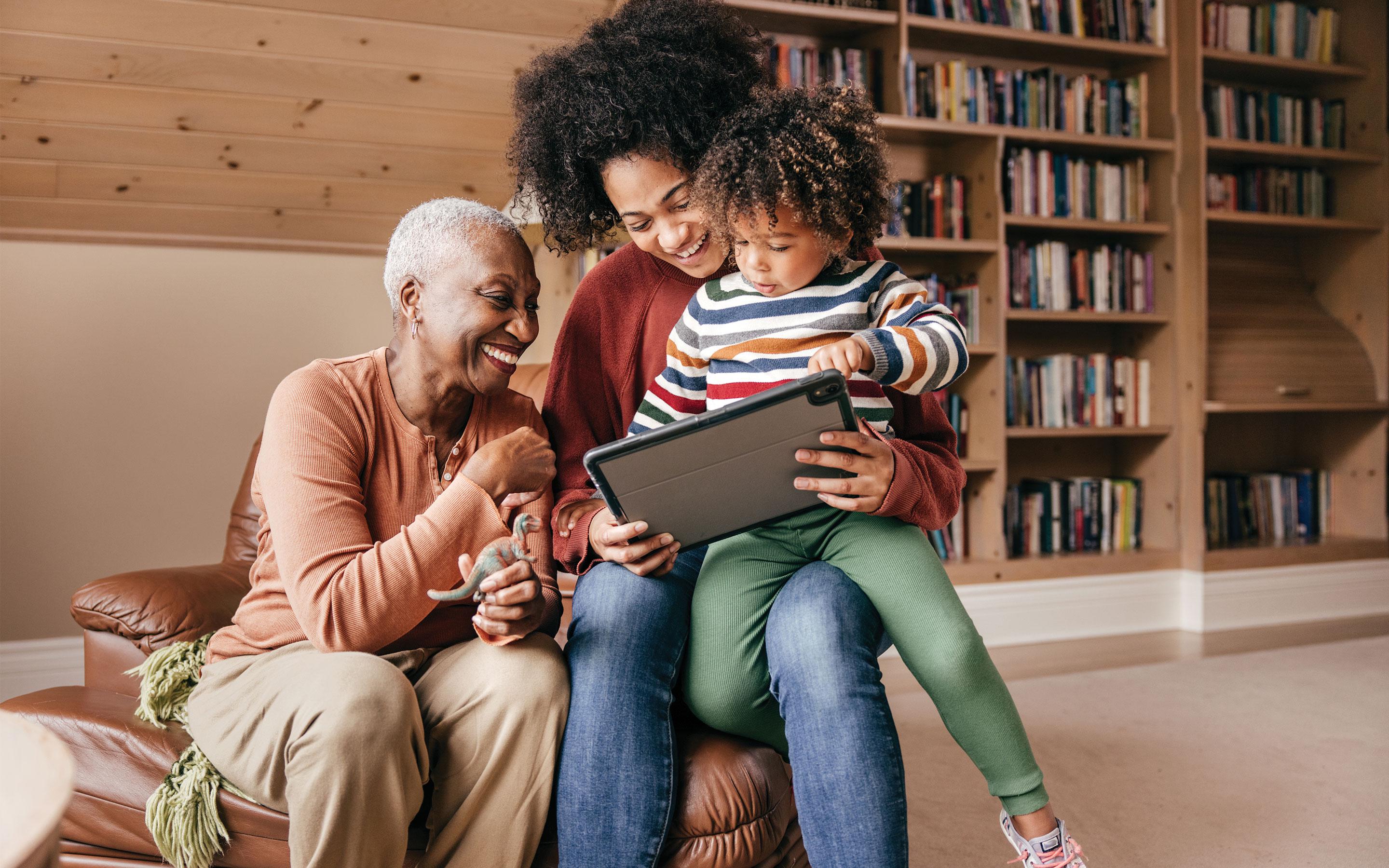 购买行为脱离传统，跨龄趋势正重塑消费结构与品牌策略