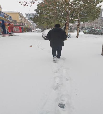 风雪无阻赢信赖 专业服务暖寒冬：平安融易信阳分公司服务小微企业纪实