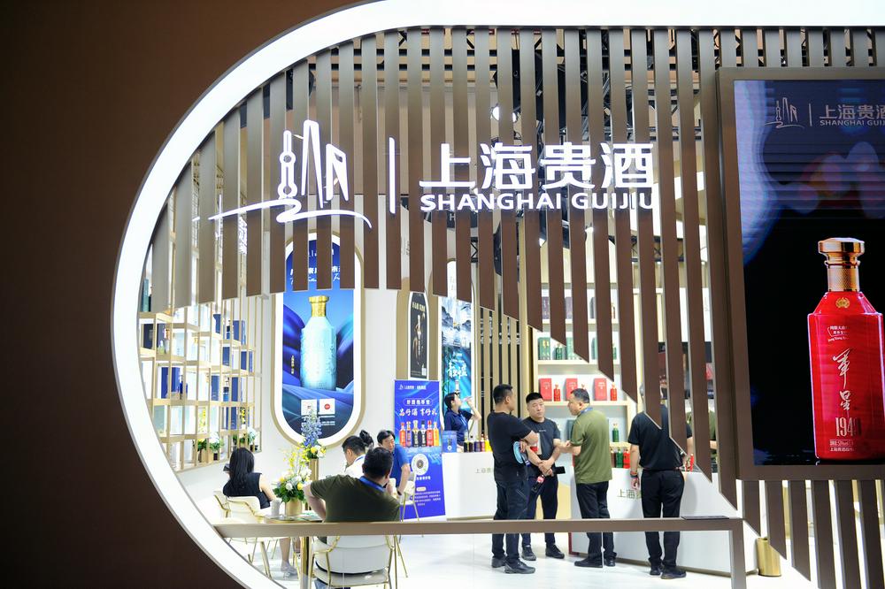 从“妖股”匹凸匹到白酒跨界梦碎，ST岩33年资本沉浮或将谢幕，2025年亏损超1.8亿触及退市红线