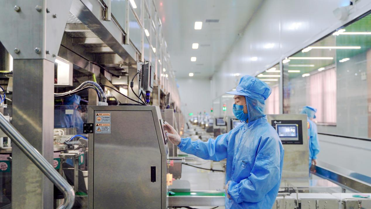 三只松鼠2025业绩预告发布：品质升级提速，渠道革新激活增长新动能